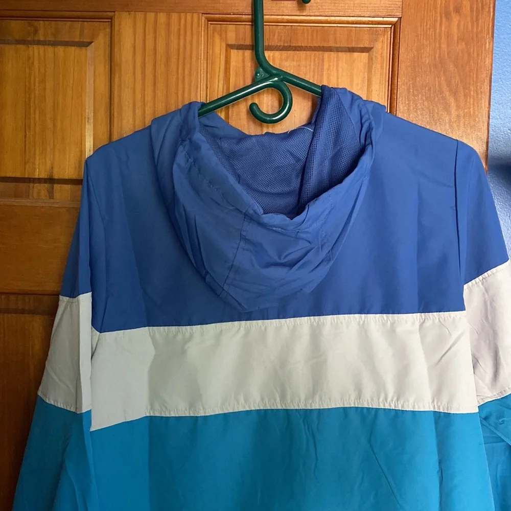 Windbreaker - Picture 5 of 6